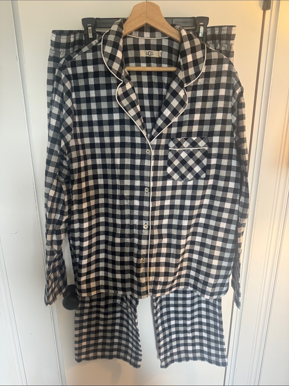 UGG Women’s Black & White Buffalo Check Pajama Set XL